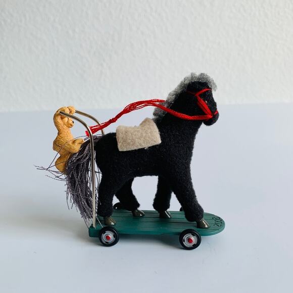 2008 Hallmark Bear & Pony Ornament - Picture 4 of 12